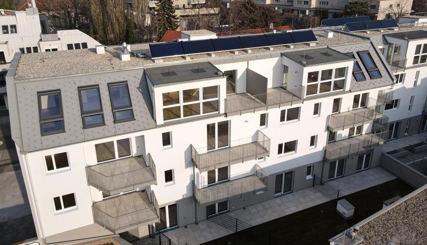 Wohnhaus mit Balkon Wien